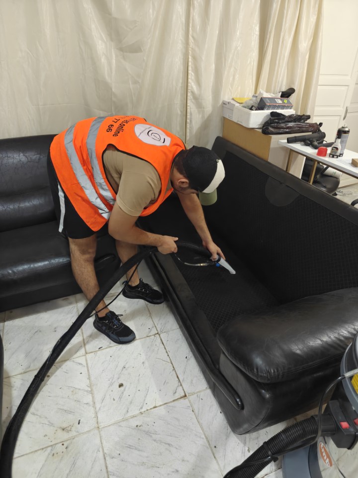 Nettoyage professionnel salons, canapés, fauteuils, matelas, rideaux et moquettes par CCI Tunisie